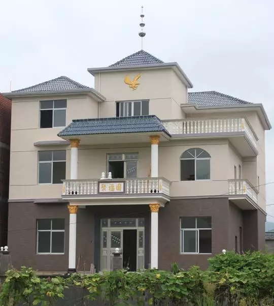 【分享】江西網友花30萬建成帶門面的農村別墅，臨街地基很適合！