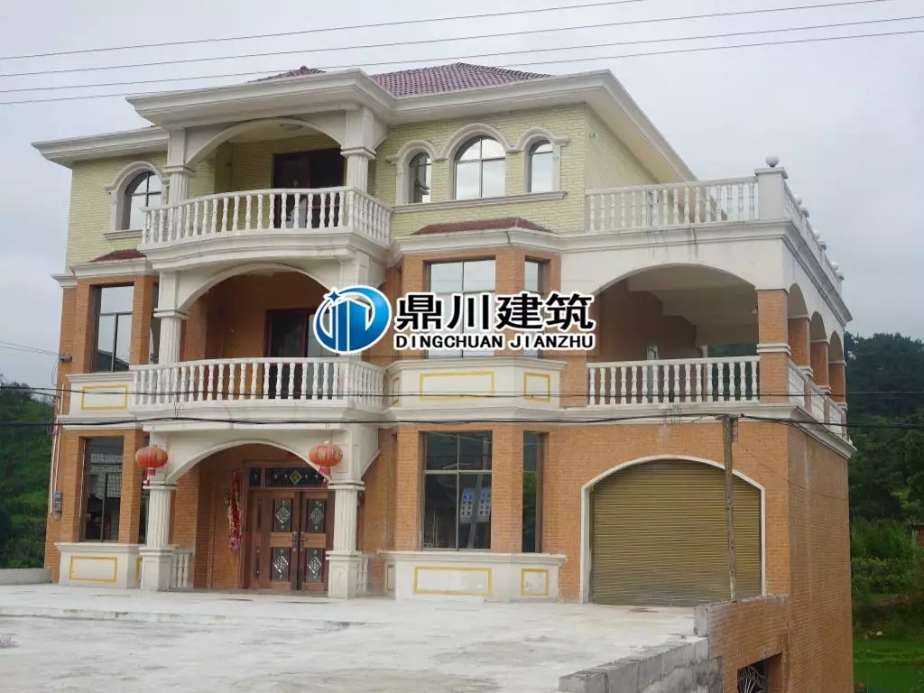 農村自建房巧用羅馬柱，讓房子高端大氣還不貴！