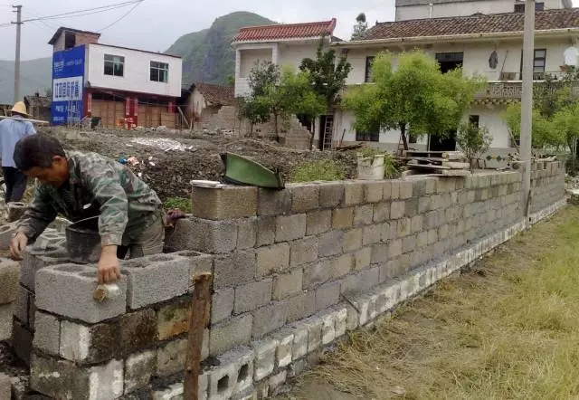 【分享】江西網友花30萬建成帶門面的農村別墅，臨街地基很適合！
